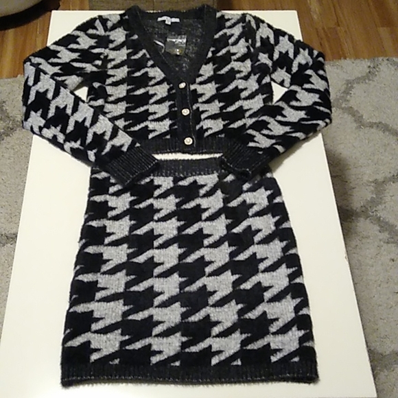 Comfy and warm skirt and cardigan set - Picture 9 of 14